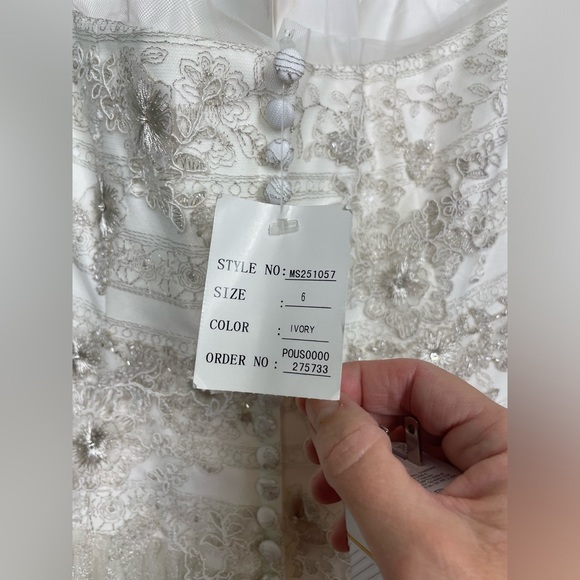 Melissa Sweet Wedding Gown Ivory size 6 - Picture 6 of 10